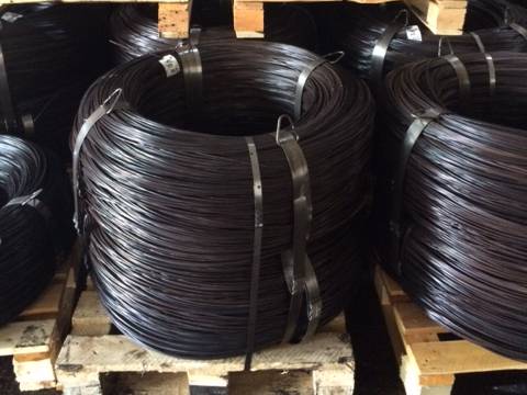 Juoda atkaitinta viela popierius, plastiko pakavimui – rozetėmis po 200 – 1000 kg